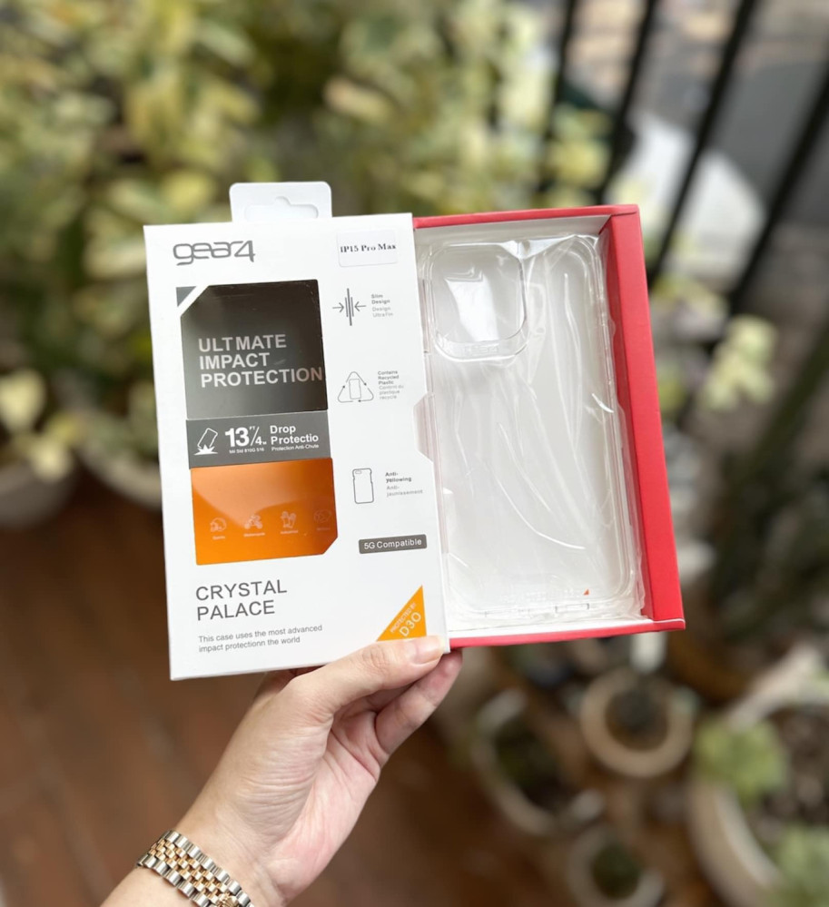 Ốp lưng Gear4 Cry Palace cho iPhone